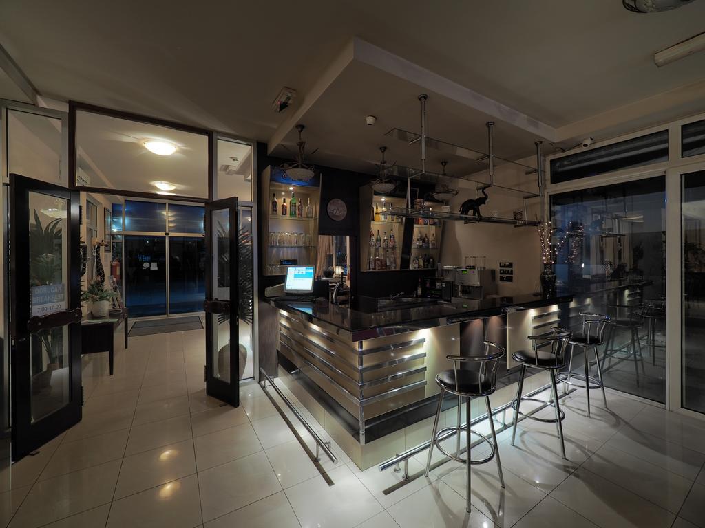 Garni Hotel Oasis Belgrad Dış mekan fotoğraf