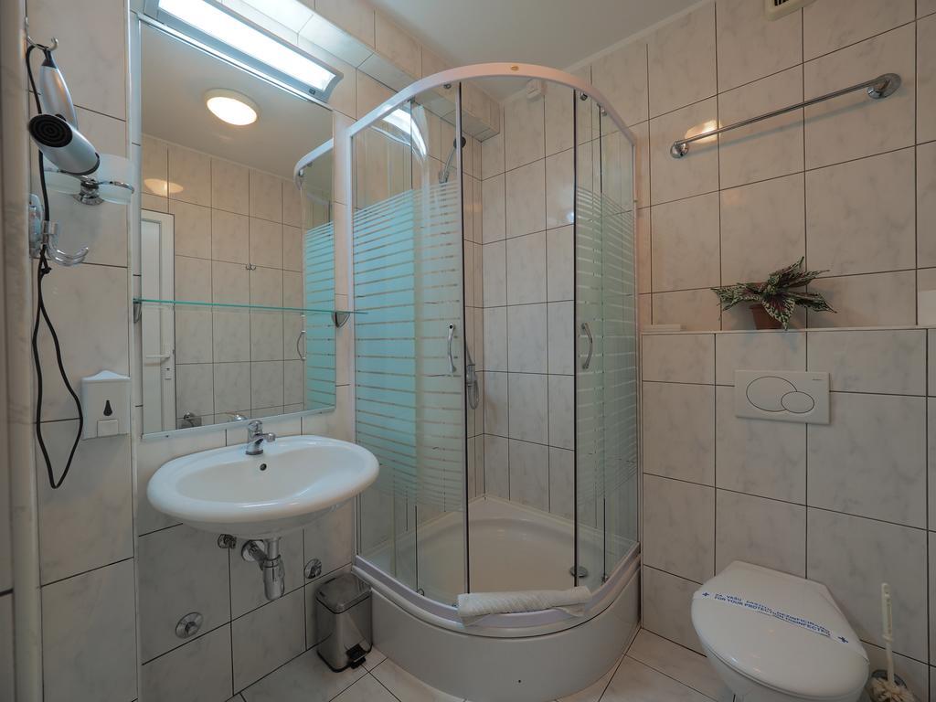 Garni Hotel Oasis Belgrad Dış mekan fotoğraf