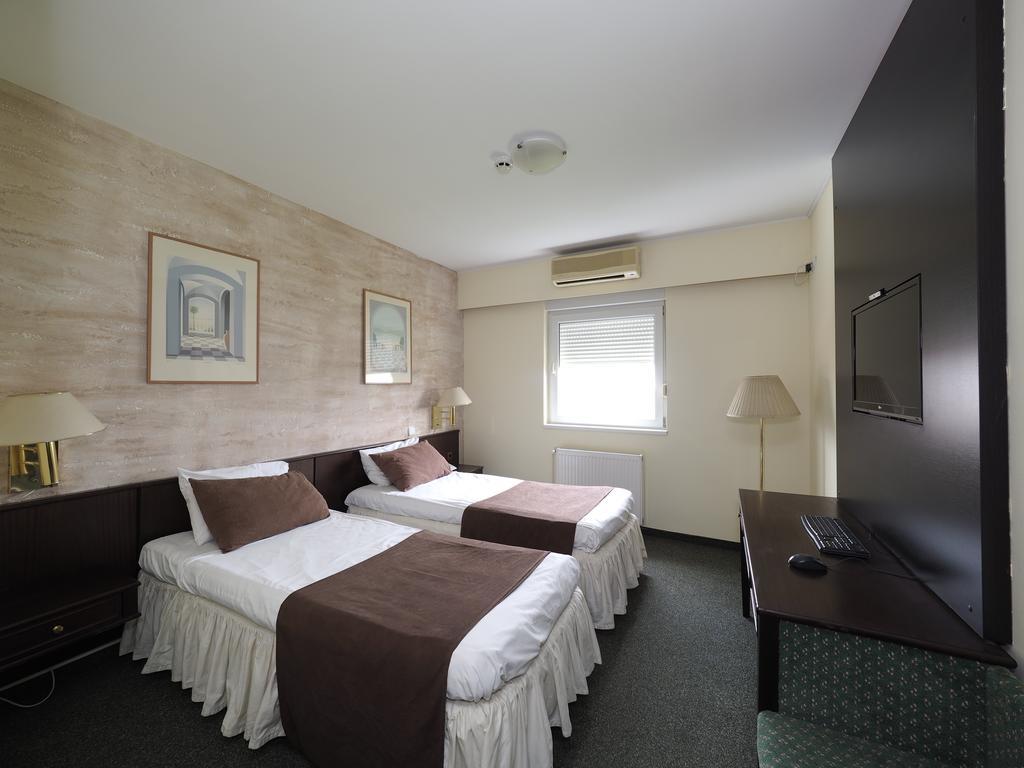 Garni Hotel Oasis Belgrad Dış mekan fotoğraf