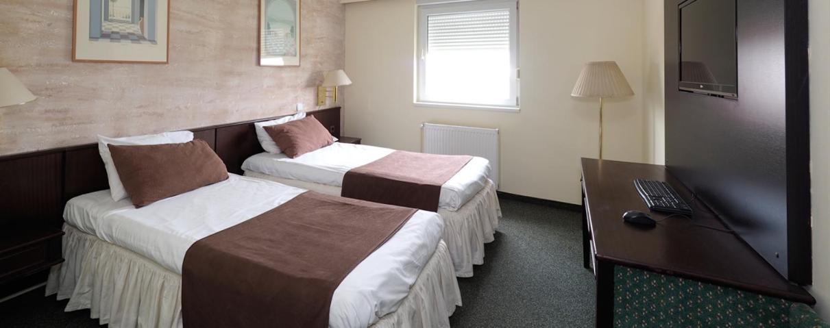 Garni Hotel Oasis Belgrad Dış mekan fotoğraf